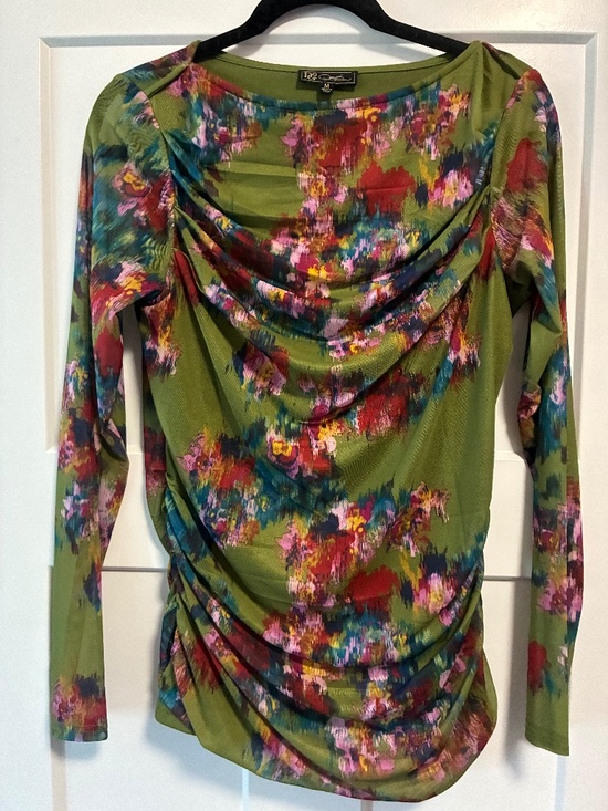 DG2 by Diane Gilman Tops - Beautiful Olive Green Top